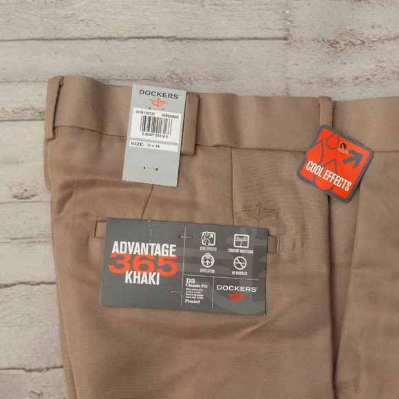 NWT Dockers 365 D3 Classic Fit Pleated Pant in British Khaki, 32x34 - Picture 5 of 7